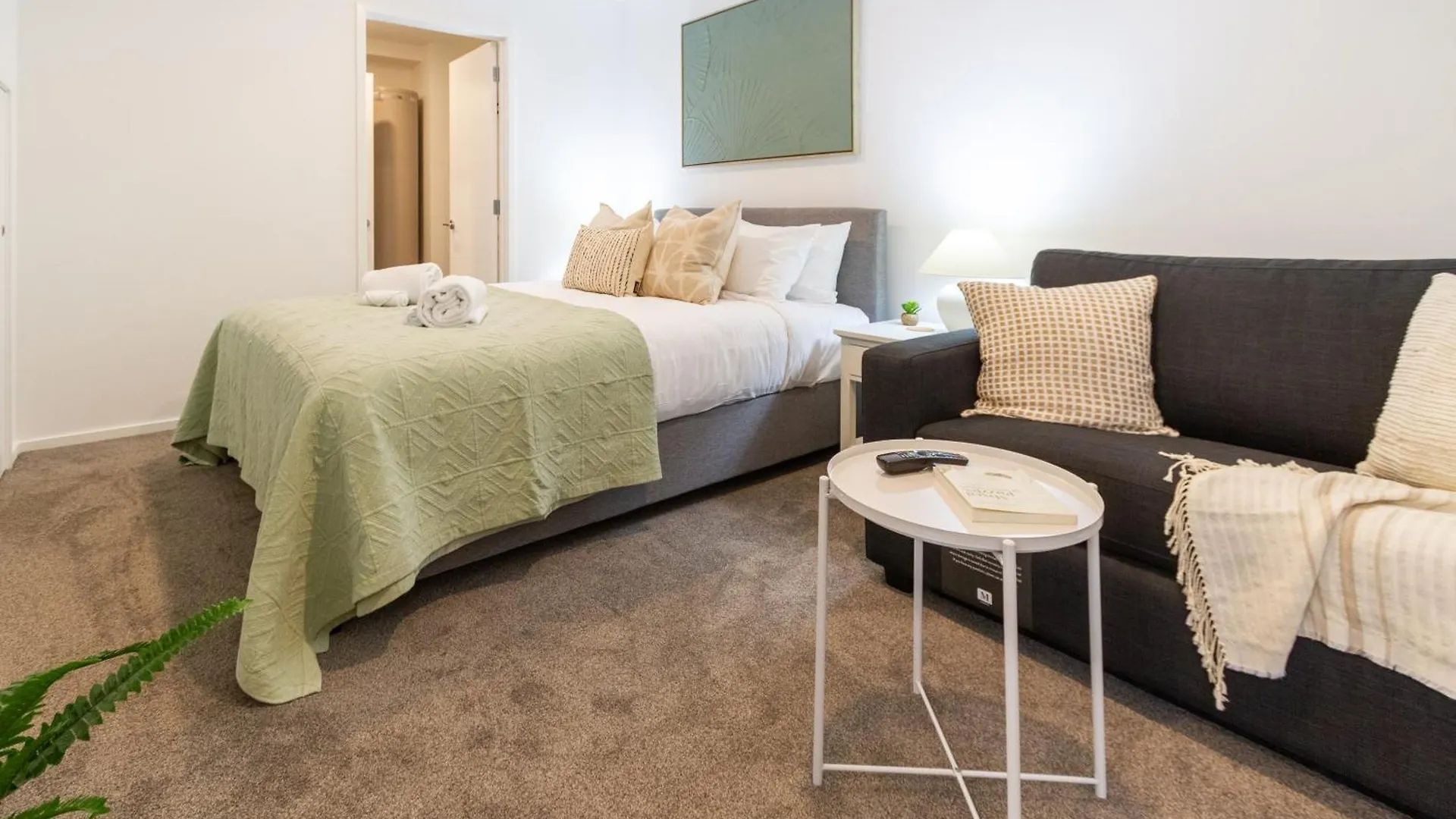 Ideal Location In Central City - 2 Bed City Views Christchurch 0*,