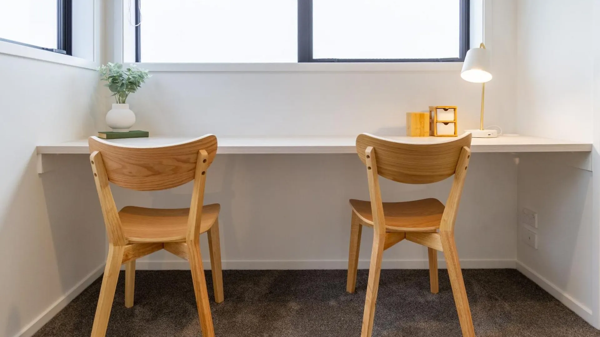 Ideal Location In Central City - 2 Bed City Views Christchurch